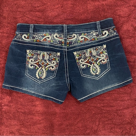 Rue21 Pants - Rue 21, Embellished Denim Jean Shorts. Women’s Size 7/8